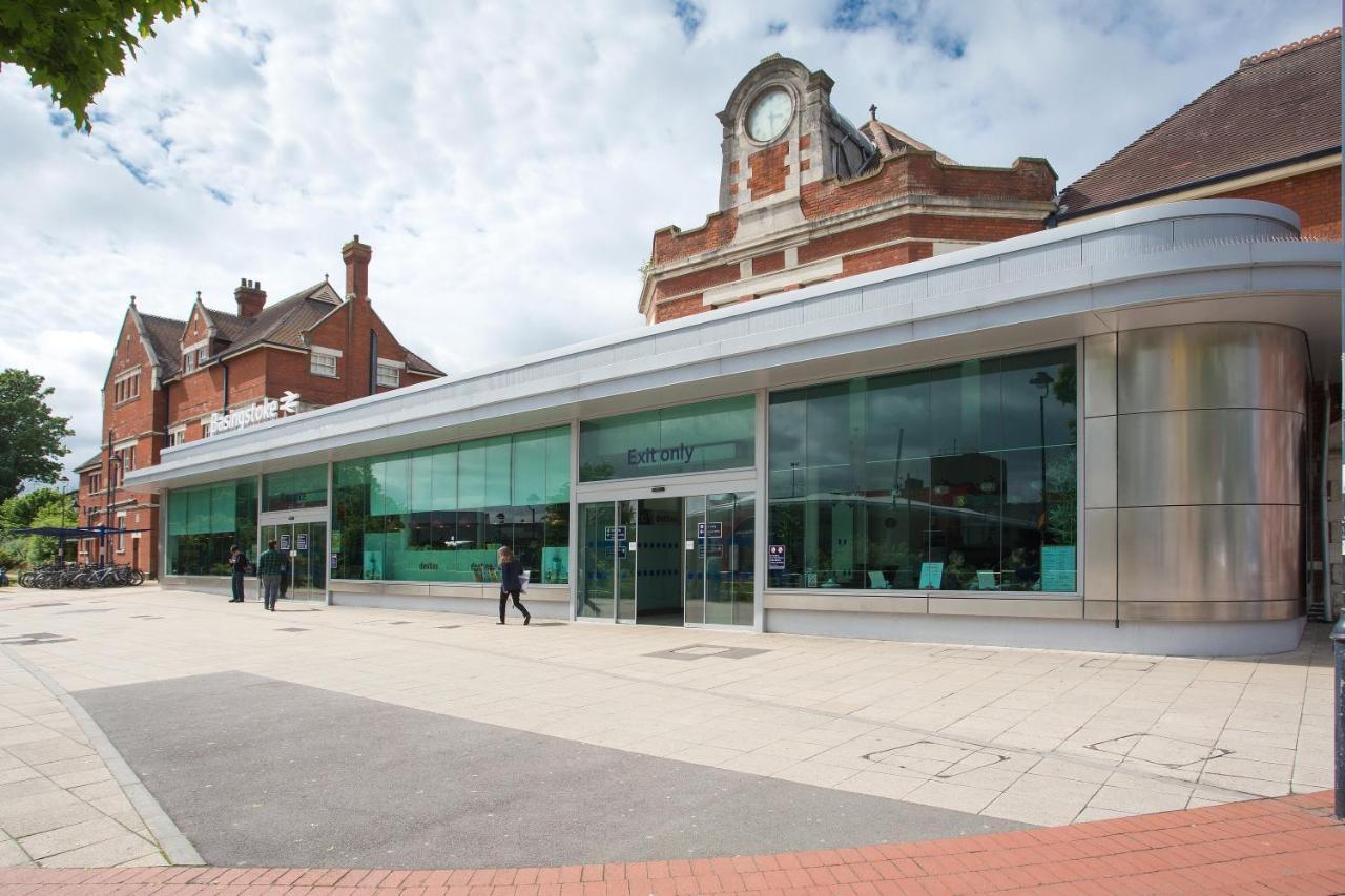 Basingstoke Apartments - Westlands House, City Centre, Home-From-Home Dış mekan fotoğraf