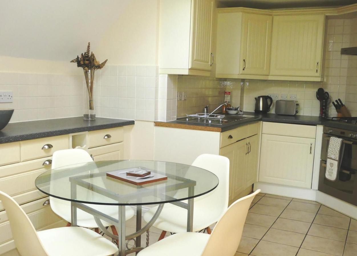Basingstoke Apartments - Westlands House, City Centre, Home-From-Home Dış mekan fotoğraf