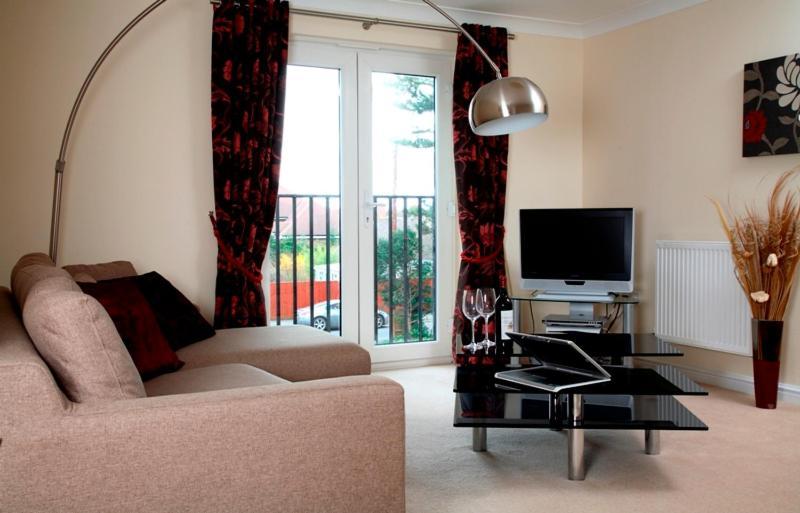 Basingstoke Apartments - Westlands House, City Centre, Home-From-Home Dış mekan fotoğraf