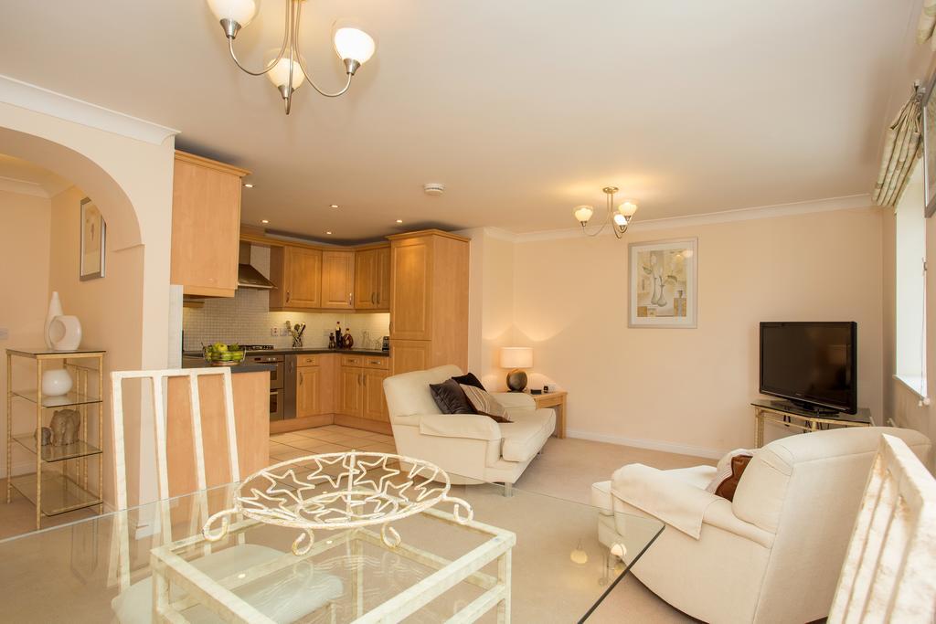 Basingstoke Apartments - Westlands House, City Centre, Home-From-Home Dış mekan fotoğraf