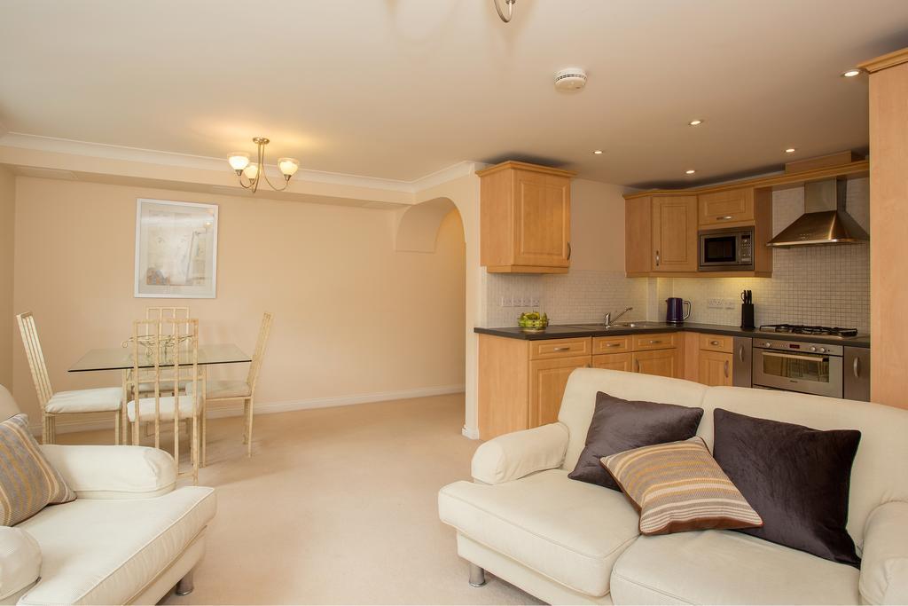 Basingstoke Apartments - Westlands House, City Centre, Home-From-Home Dış mekan fotoğraf