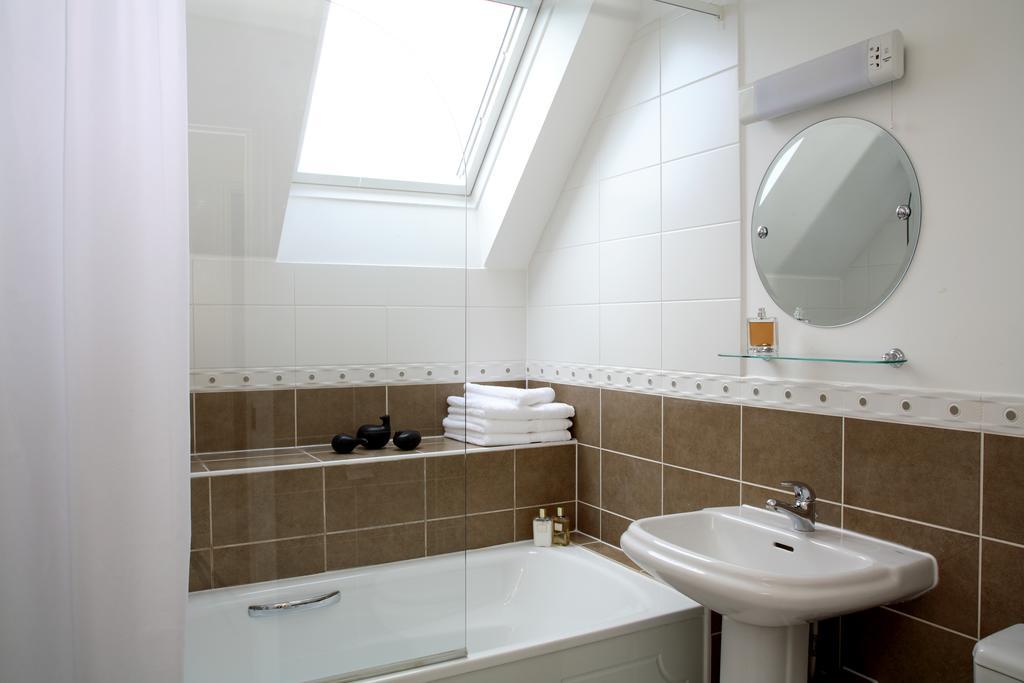 Basingstoke Apartments - Westlands House, City Centre, Home-From-Home Dış mekan fotoğraf